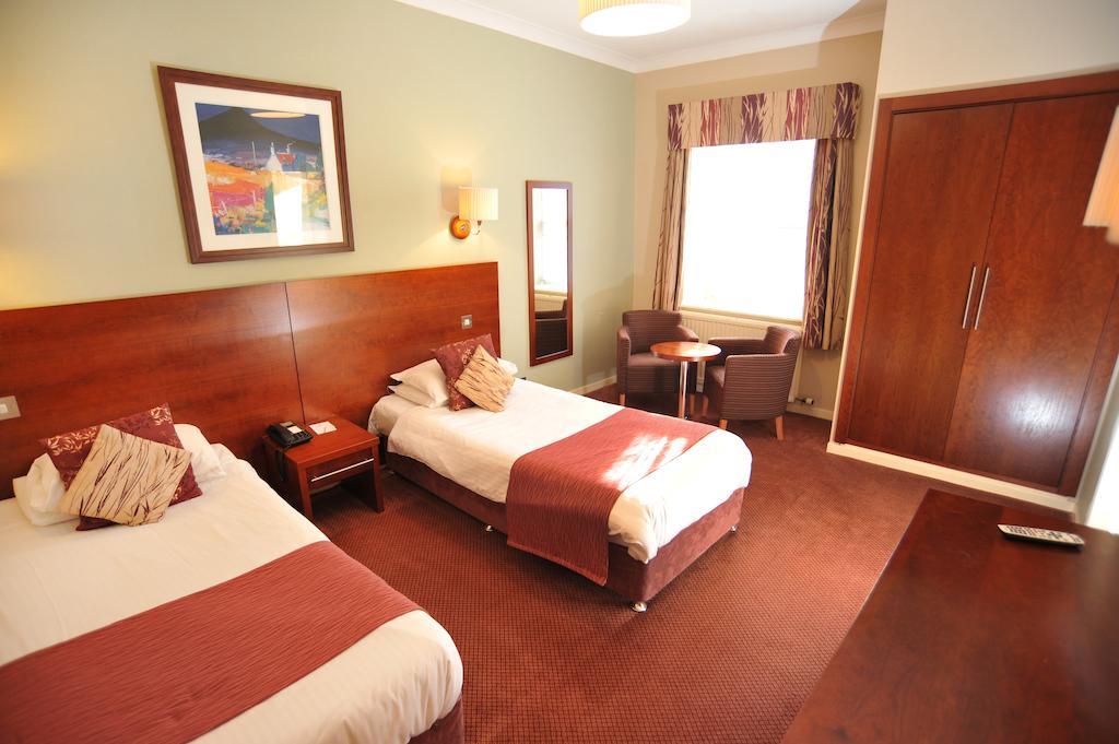 Golden Lion Hotel Stirling Ngoại thất bức ảnh
