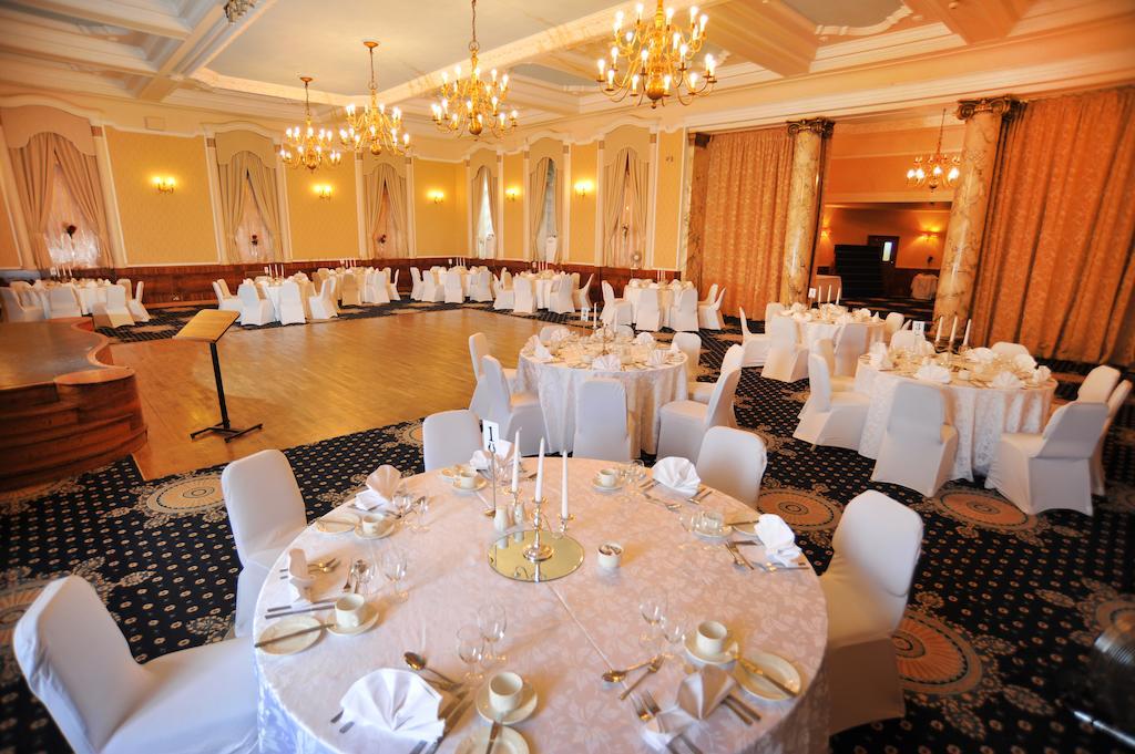 Golden Lion Hotel Stirling Ngoại thất bức ảnh